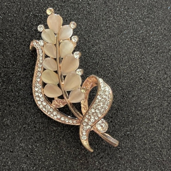Brooches Pin - Picture 2 of 6